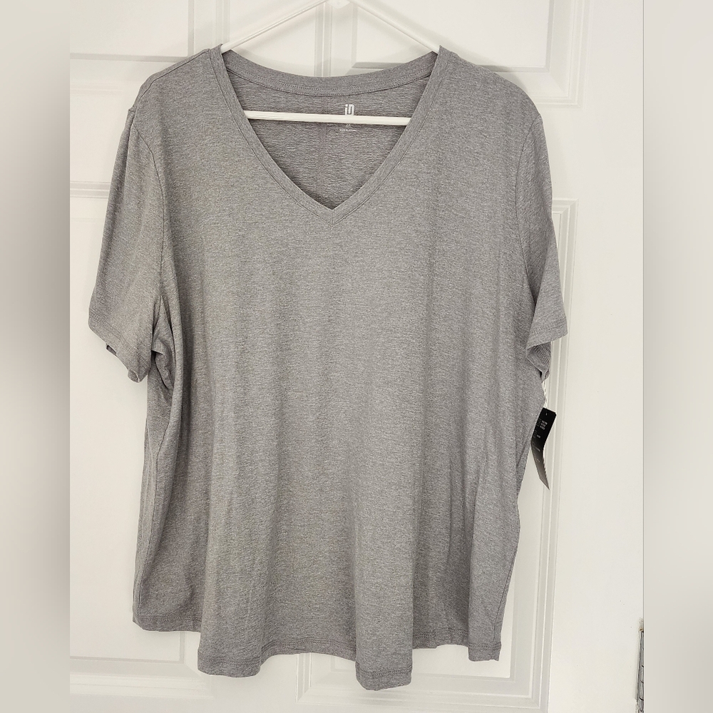 NWT Ideology Gray V-Neck Women's Top, Sixe 2X